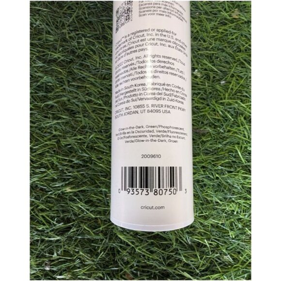 Cricut Glow in the Dark 12"X24" Iron-on Vinyl White - Picture 10 of 15